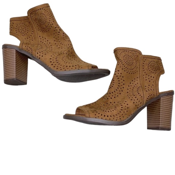 Comfort camel color heeled open toe booties size 9 new - Picture 1 of 11